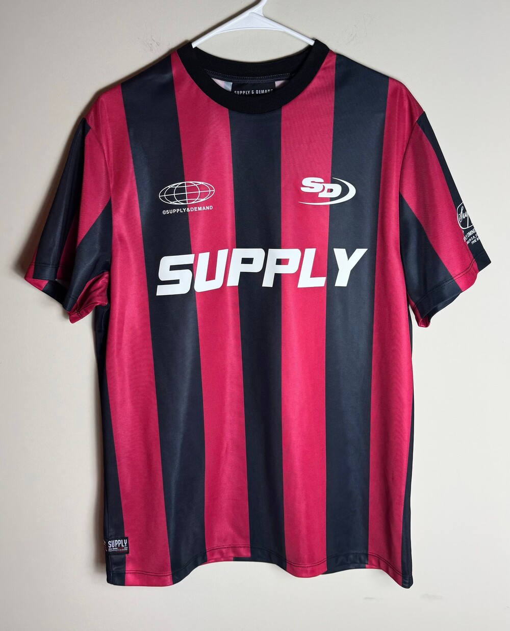 Supply & Demand Medium Short Sleeve Jersey Red and Black Striped